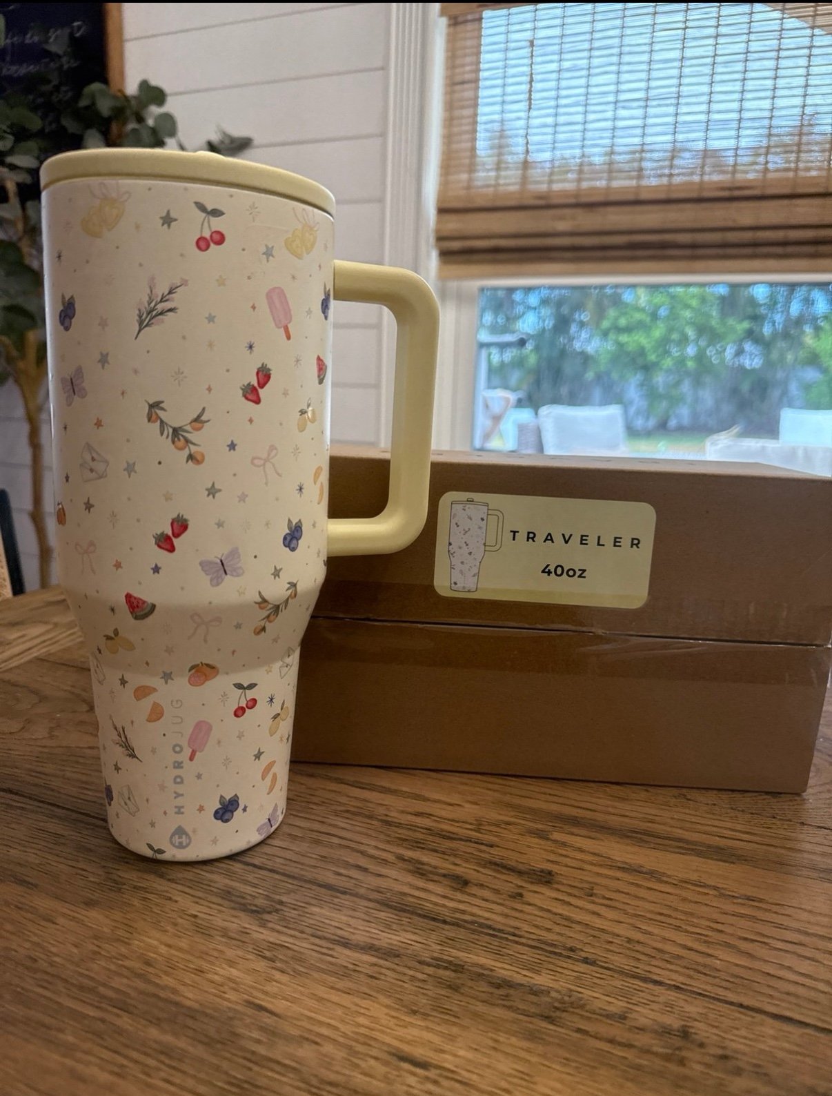 Hydrojug Berries & Cream 40 Oz Tumbler